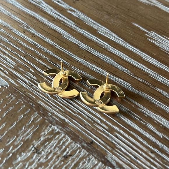 CHANEL Pink Enamel And Crystal CC Earrings - Picture 6 of 9